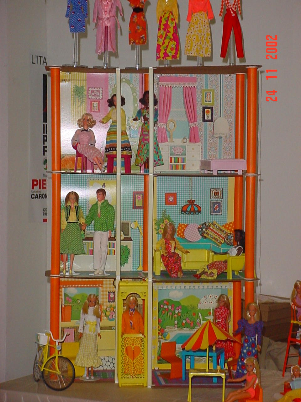 Casa_di_Barbie1970.JPG  (202,2 Kb)