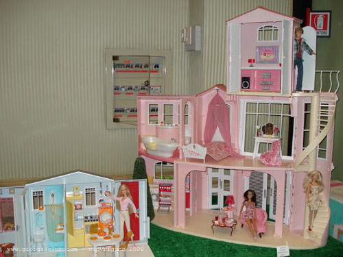 25_Esposizione_Barbie_houses